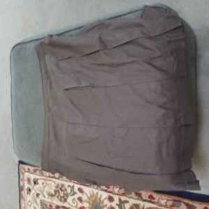 Pleated gray skirt